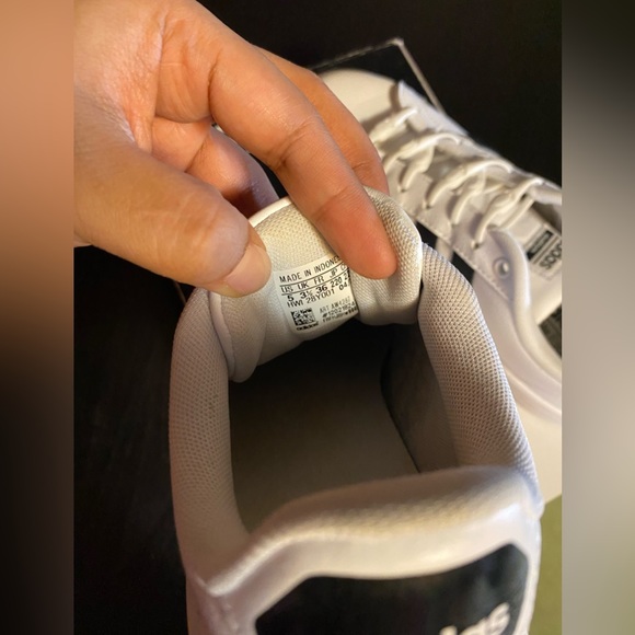 ADIDAS WHITE TENNIS SHOES. Size 5B - Picture 6 of 7